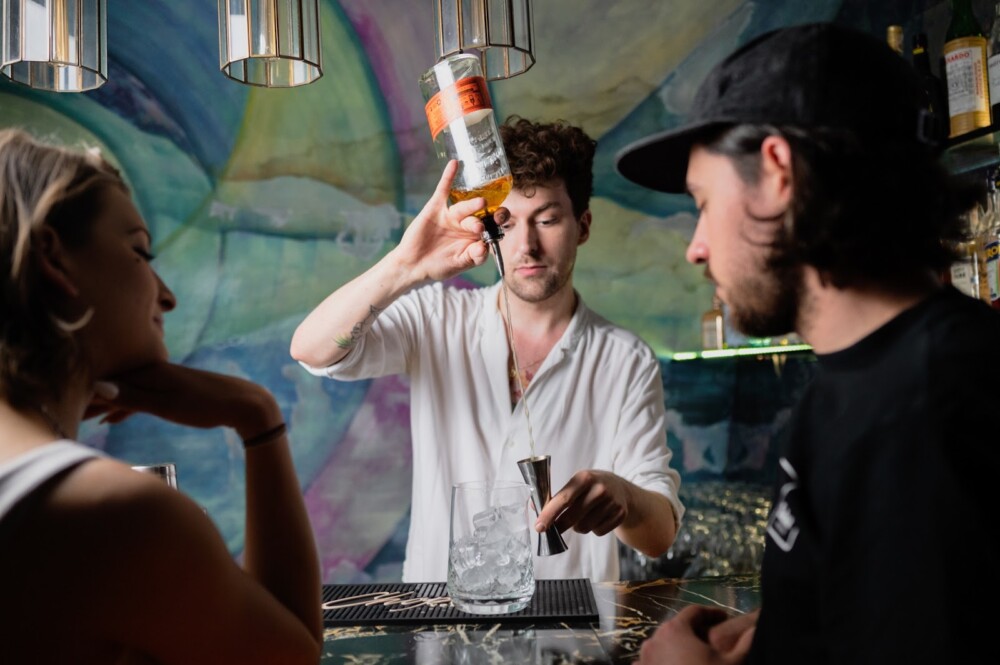 Cocktail workshops experience at Klar